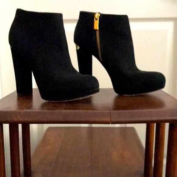 Michael Kors Booties - Picture 1 of 4
